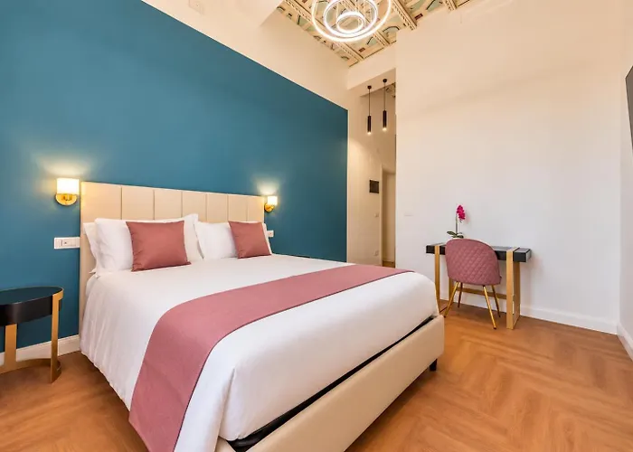 Boutique 81 - Spanish Steps 4* Róma