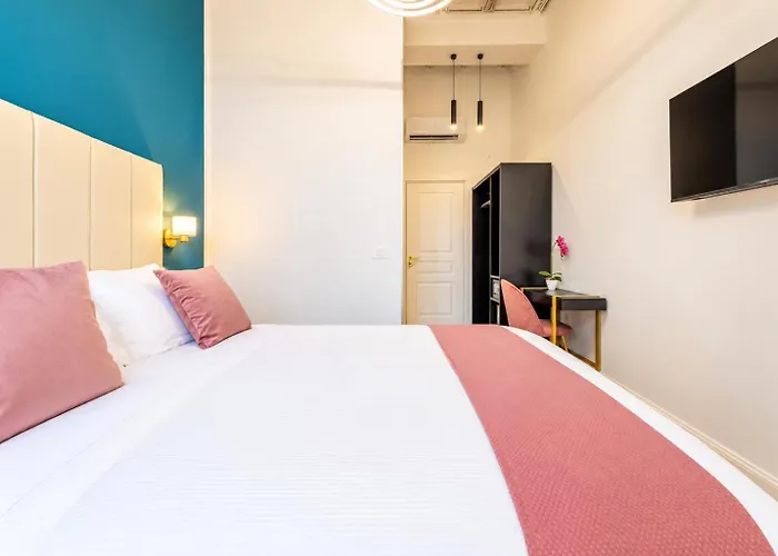 Boutique 81 - Spanish Steps 4* Roma