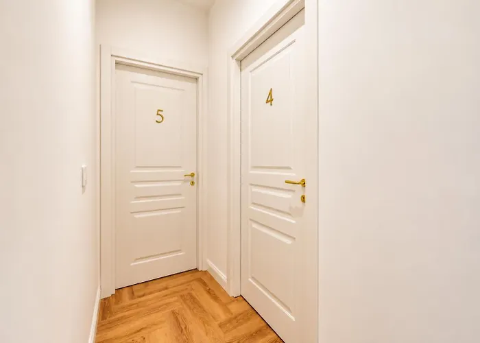 Vendégház Boutique 81 - Spanish Steps 4*